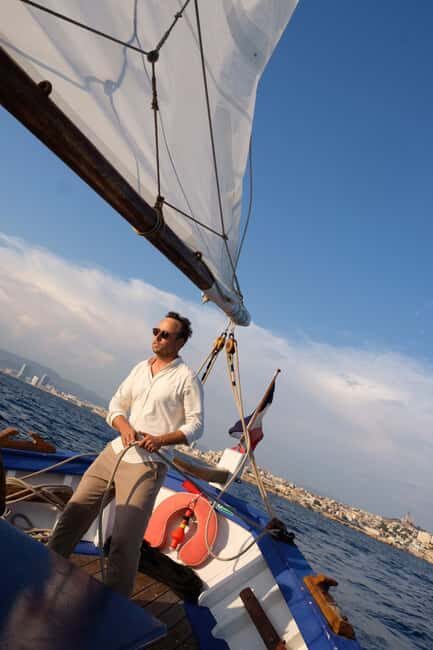 Marseille: sailing cruise to the Château d'If and the Frioul calanques - The experience: sailing, swimming, and local flavors