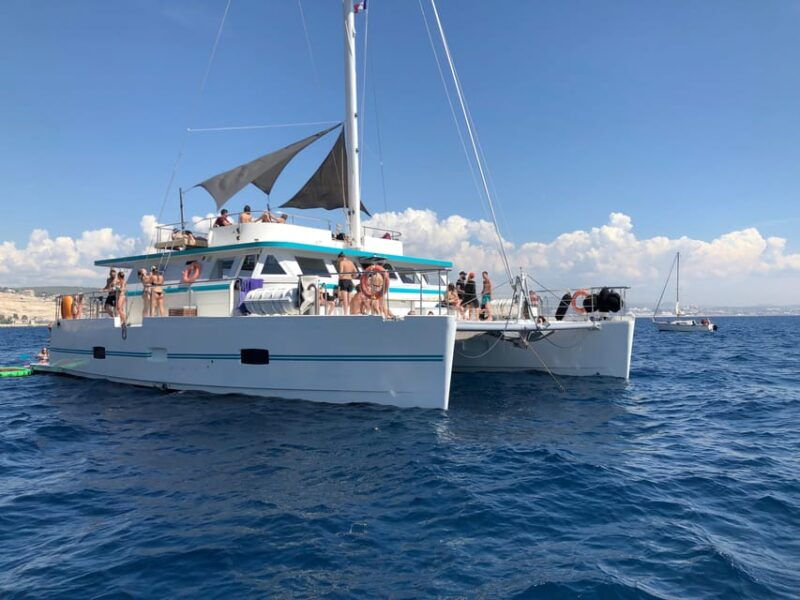 Marseille: Sunset Catamaran Cruise, Dinner & Drinks - Shared Cruise Experience