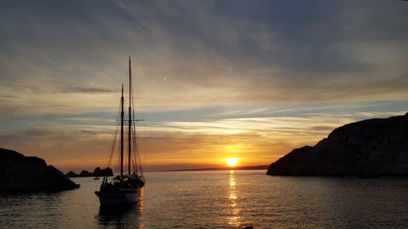 Marseille: Sunset Sailing Cruise with Dinner and Wine - The Itinerary in Detail