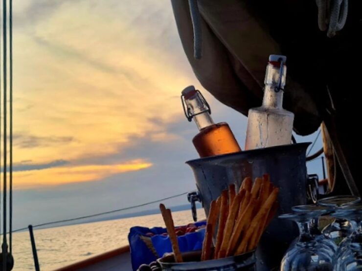 Marseille: Sunset Sailing Dinner in the Frioul Archipelago - Activity Details