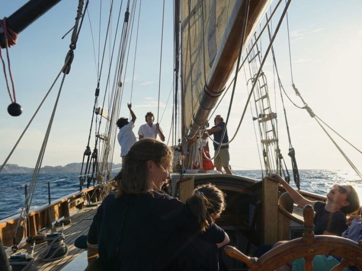 Marseille: Sunset Sailing Dinner in the Frioul Archipelago - Experience Highlights