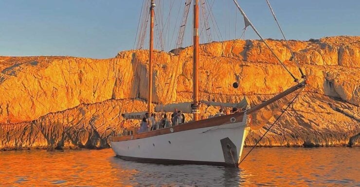 Marseille: Sunset Sailing Dinner in the Frioul Archipelago - Experience