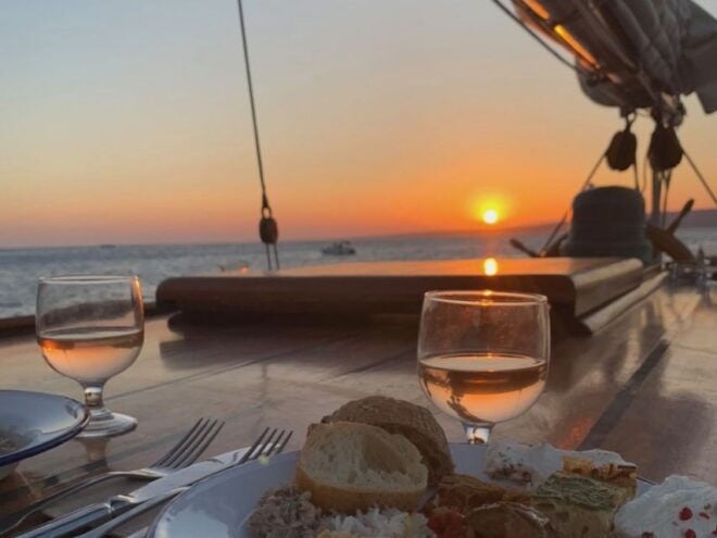 Marseille: Sunset Sailing Dinner in the Frioul Archipelago - Frioul Archipelago Exploration