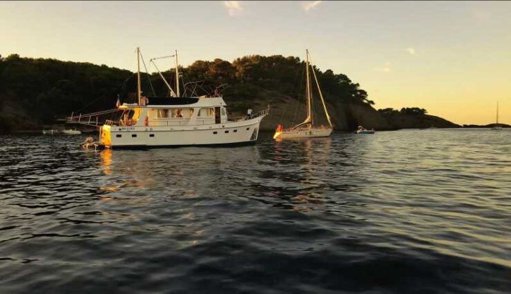Marseille: Unforgettable Sunset Private Boat Experience - Scenic Highlights