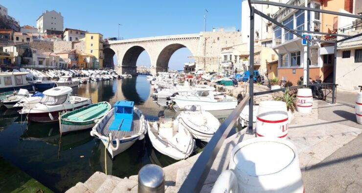 Marseille : Urban Coves Tour and Treasure Hunt - Experience Description