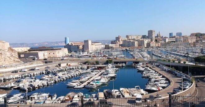 Marseilles and Aix-en-Provence Guided Tour - Vehicle