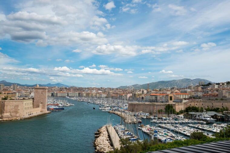 Marseille's Festive Spirit: A Christmas Walking Tour - Creating Lasting Memories