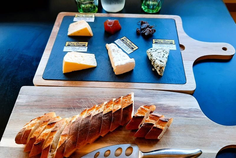 Martinborough Foodie Half Day Tour - From Wellington across the Remutaka Ranges