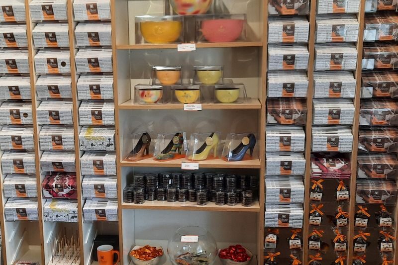 Martinborough Winery and Foodie Day Tour - C’est Cheese brings local flavor to the table