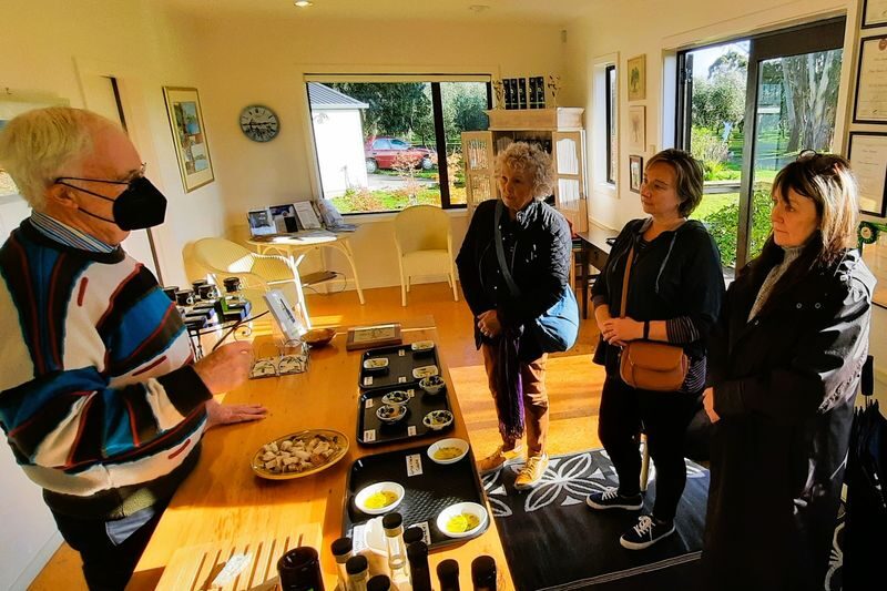Martinborough Winery and Foodie Day Tour - Lunch among the vines, with the clock in view