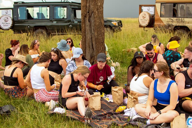 Masai Mara 3 Days Tour Safari Private 4WD Landcruiser - Vehicle Features