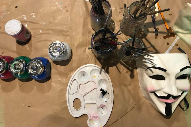 Mask Workshop - Paint Your Own Venetian Mask in Venice, Italy - Workshop Accessibility