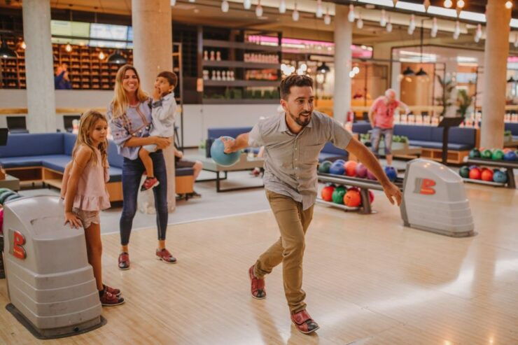 Maspalomas: Bowling Session Entry Ticket at Holiday World - Ticket Price and Duration