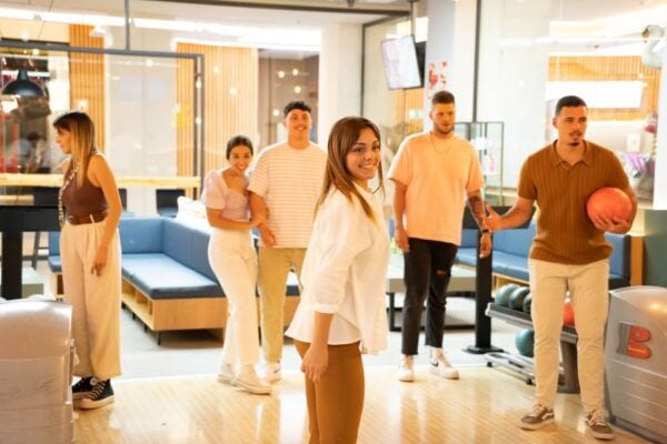 Maspalomas: Bowling Session Entry Ticket at Holiday World - Important Meeting Point and Restrictions