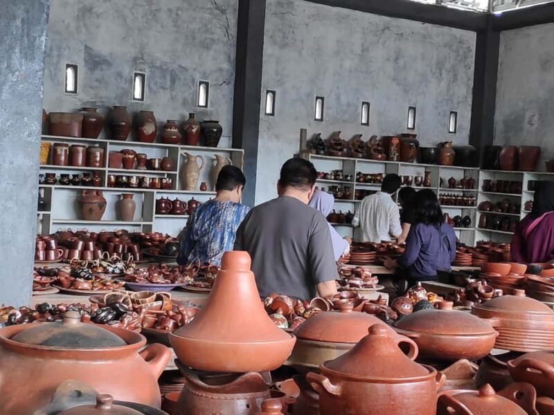 Mataram City Tour with Narmada Park & Lingsar Temple - Exploring Lombok’s Craftsmanship and Culture