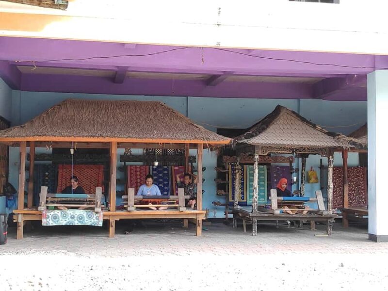 Mataram City Tour with Narmada Park & Lingsar Temple - Exploring Lombok’s Cultural Heart