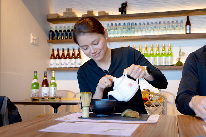 Matcha Making Class in Tokyo - Drinking matcha with Japanese sweets