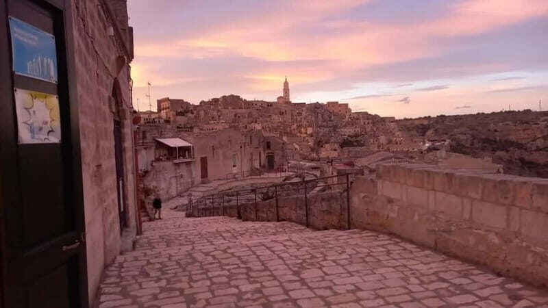 Matera by Night lingua italiana.Casa Grotta e Chiesa incluse - What Makes This Tour Stand Out?