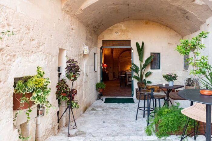 Matera: Pasta Cooking Class Old Farmer Style in Sassi Cellar - Meeting Point and Accessibility