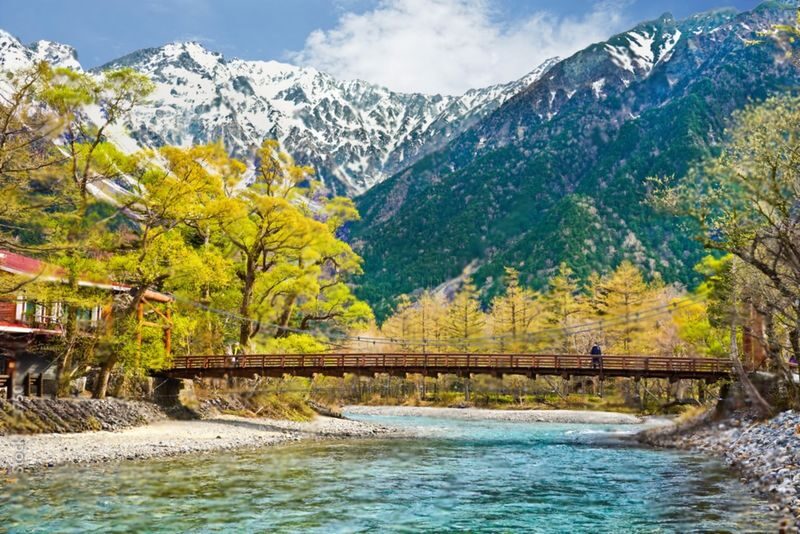 Matsumoto Castle and Kamikochi 1-Day Customizable Tour - Nawate Shopping District for a local pause