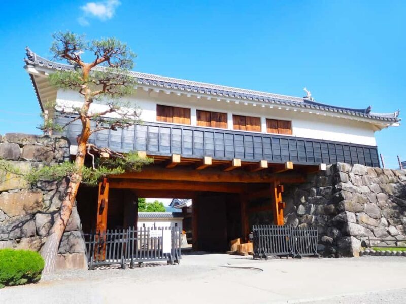 Matsumoto: Castle Keep Highlights Express Walk - Exploring Matsumoto Castle: A Guided Walk Through Japan’s Black Crow