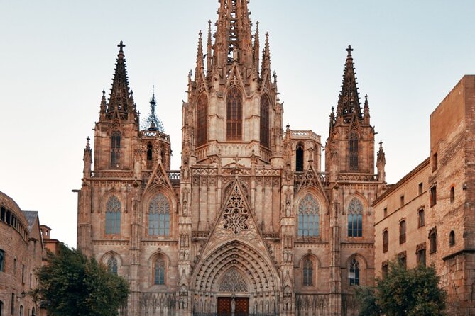 Max 6 People Full-Day Tour Barcelona, Sagrada Familia, Parc Guell - Itinerary Overview