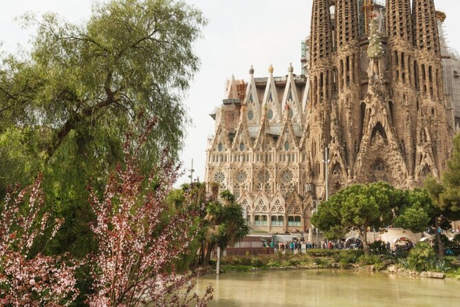 Max 6 People Full-Day Tour Barcelona, Sagrada Familia, Parc Guell - Additional Information
