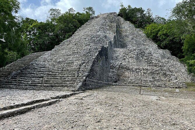 Mayan Wonders Day Tour: Ruins, Cenote & Playa from Cancún - Tulum Archaeological Site: A Photogenic Start