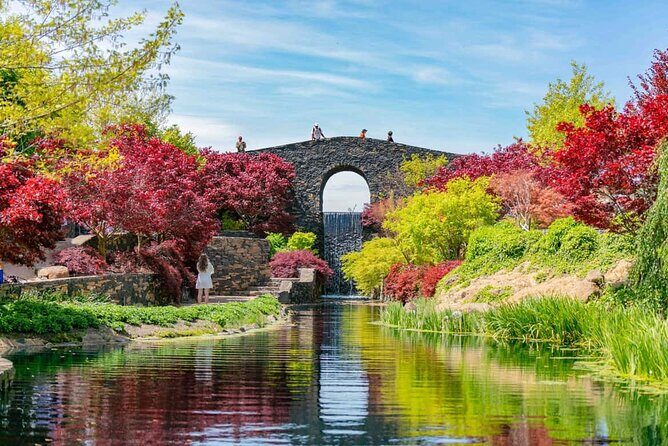 Mayfield Gardens Autumn Tour from Sydney with Echo Point Stop - Exploring Mayfield Gardens Autumn Tour from Sydney with Echo Point Stop