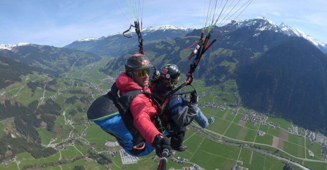 Mayrhofen: Paragliding Megaflight - Customizable Adventure in Mayrhofen