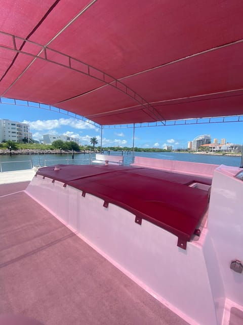 Mazatlan, Mexico: Yacht Rental and Tour, the Perfect Summer. - Yacht Amenities and Safety Features
