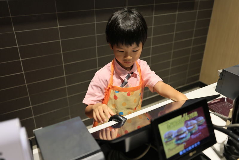 McDonalds Little Experience Activity | Shenzhen Futian, Uniform Role-Playing Parent-Child Half-Day Tour - The little jobs children get to try