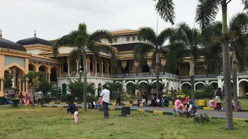 Medan: 4-Day Lake Toba, Samosir Island, and Berastagi Tour - Practical Details and Comfort