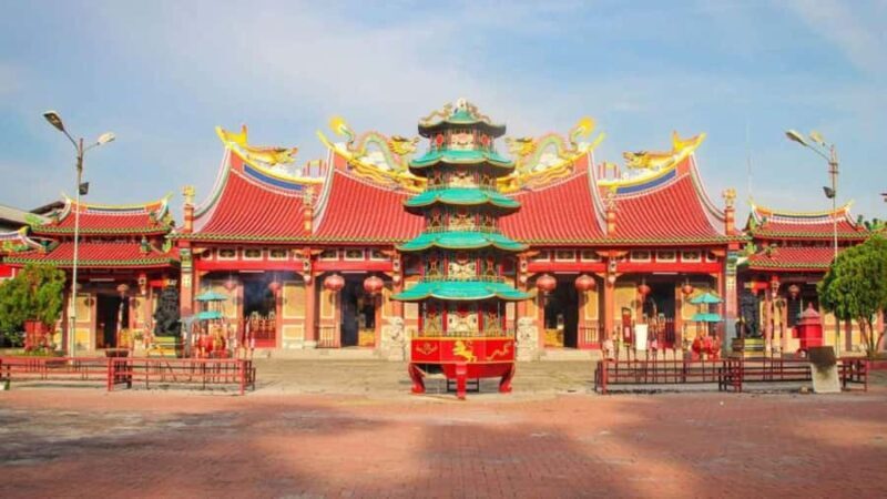 Medan: Highlights City Sightseeing Guided Group Tour - Visiting the Iconic Landmarks