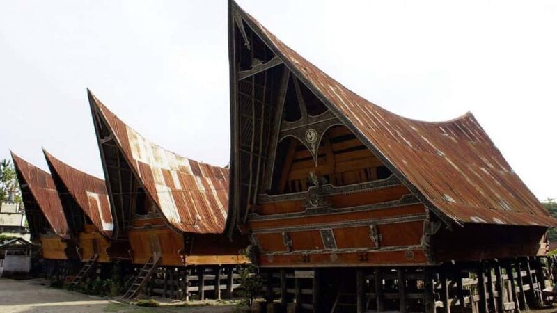 Medan: Lake Toba Day Trip with Ferry and Lunch - Exploring the Lake Toba Day Trip from Medan: A Genuine Look at This Cultural and Scenic Adventure