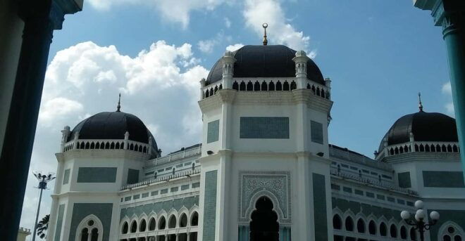 Medan-Lake Toba Tour - Tour Features and Benefits
