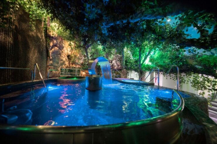 MedelIín: Full Body Massage and Water Therapy Experience - Booking Details