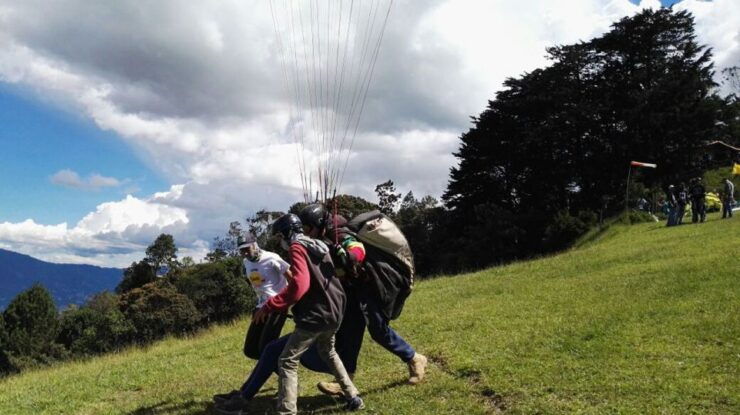 Medellín: 15-Minute Paragliding Flight - Booking Details