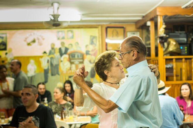 Medellín: 4-Hour Tango Adventure With Locals - Tour Highlights