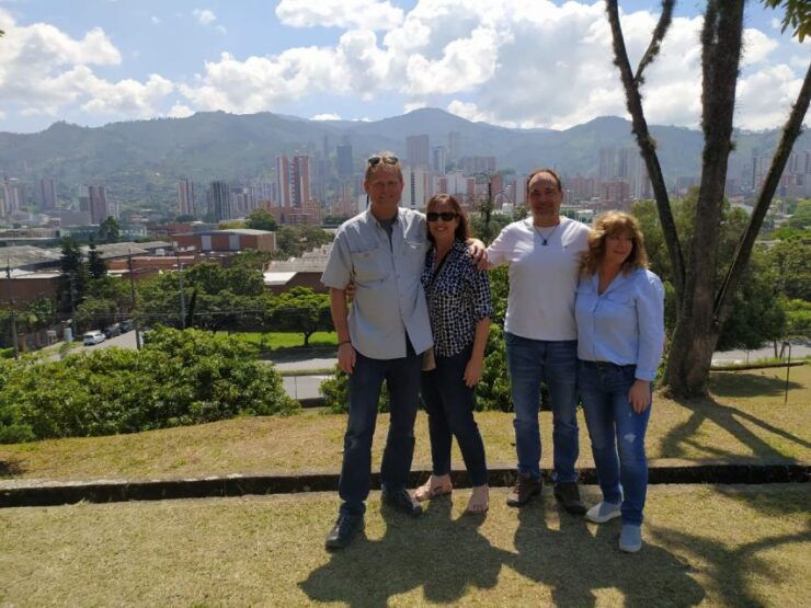 Medellín: 5.5-Hour Guided Private City Tour - Tour Duration and Availability