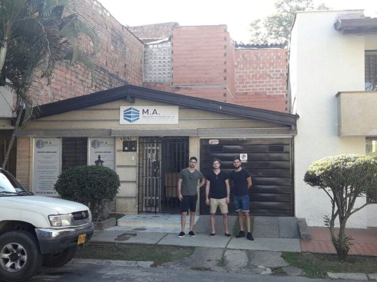 Medellin and Guatape Full Day Pablo Escobar Tour - Experience Highlights