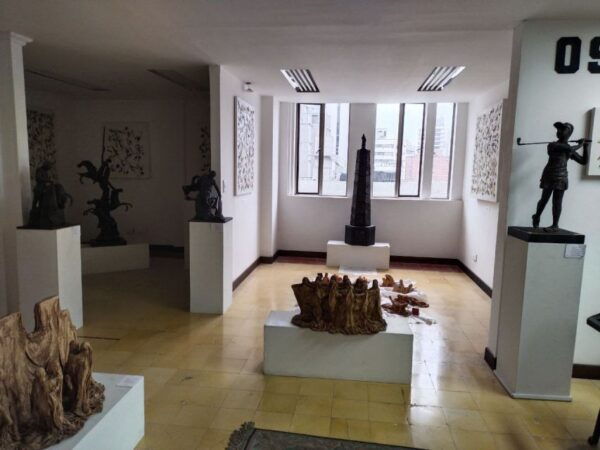 Medellín: Botero Square, Historic Center With a Street Snack - The Sum Up