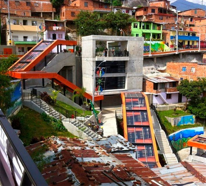 Medellin: City Tour & Comuna 13 Graffiti Tour - Tour Highlights