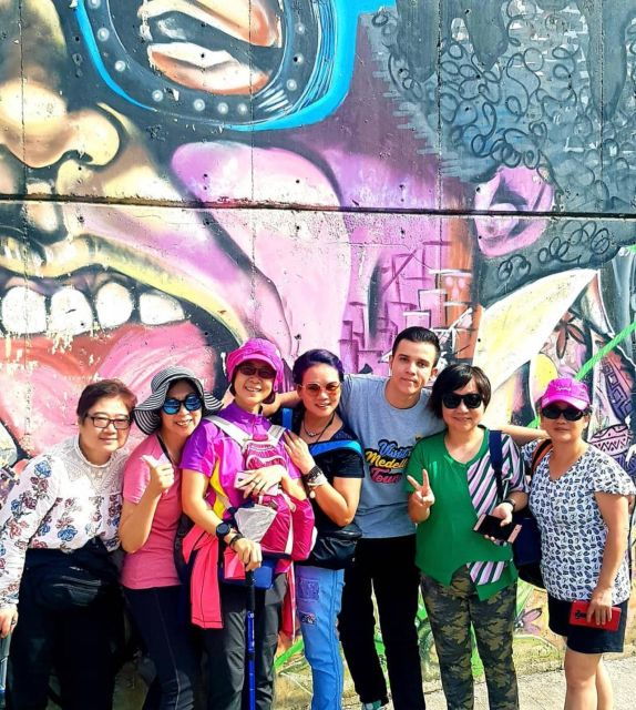 Medellin: Commune 13 Tour With Street Food - Good To Know