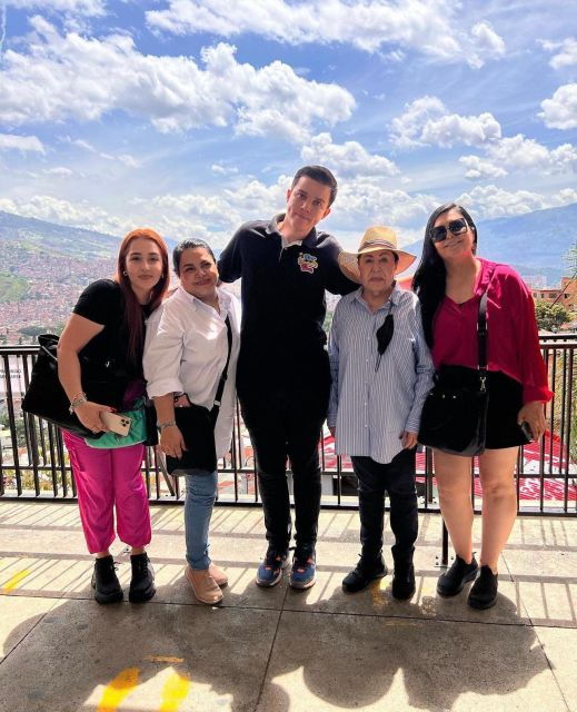 Medellin: Commune 13 Tour With Street Food - Tour Highlights