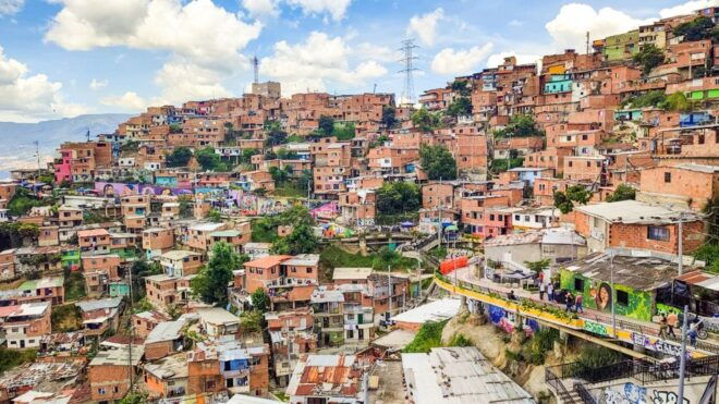 Medellin: Comuna 13 History & Graffiti Tour With Cable Car - Booking Information and Policies