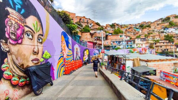 Medellin: Comuna 13 History & Graffiti Tour With Cable Car - The Sum Up
