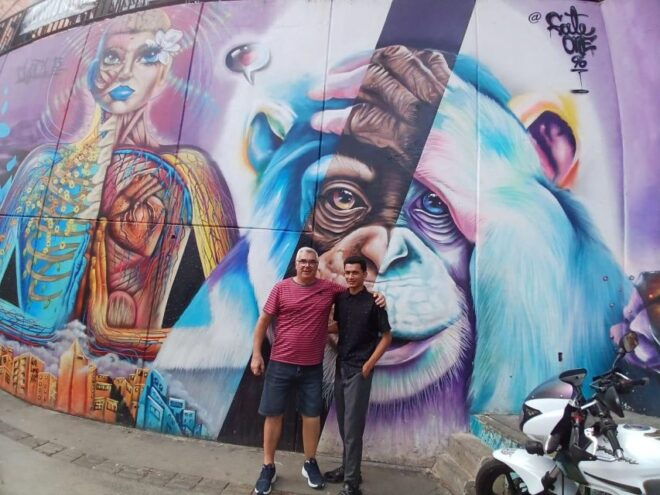 Medellín: Comuna 13 Street Art and Food - Full Description and Starting Point