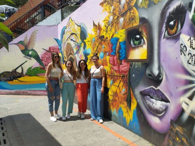 Medellín: Comuna 13 Tour With Spray Painting and Ice Cream - Booking Information