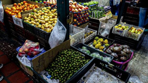 Medellín: Exotic Fruits and Explore the Local Markets - Live Tour Guides